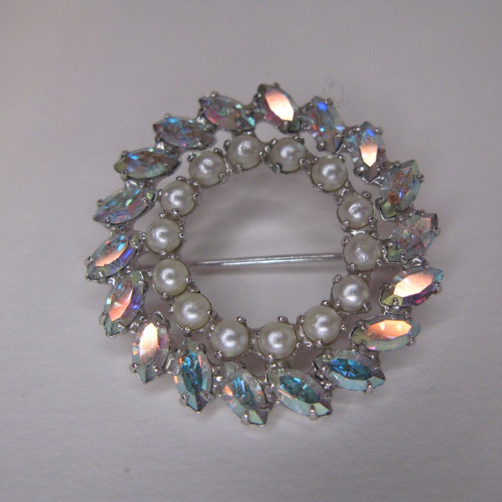 Vintage Aurora Borealis Rhinestone Pearl Eternity Pin Brooch